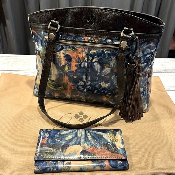 Patricia Nash Poppy Tote with matching Therresa Wallet blue clay floral/brown
